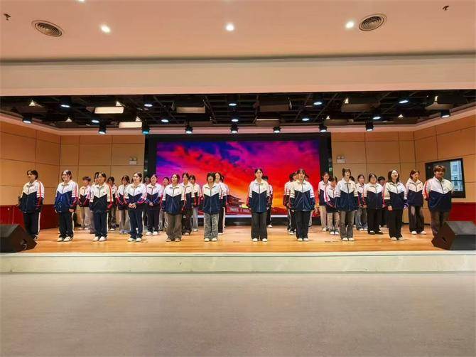 大厅里的人们

AI 生成的内容可能不正确。