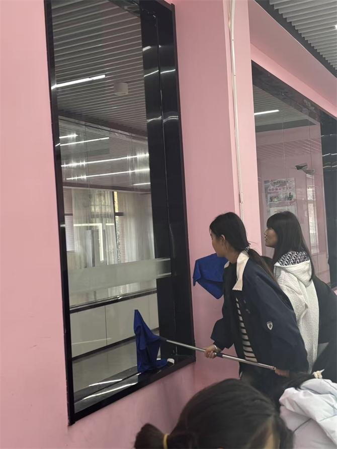 微信图片_20251127090056_296_450 微信图片_20251127090056_296_450