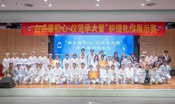 图片包含 图形用户界面

AI 生成的内容可能不正确。