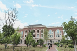 春意盎然的南校区