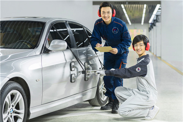 安徽万通汽车专修学院