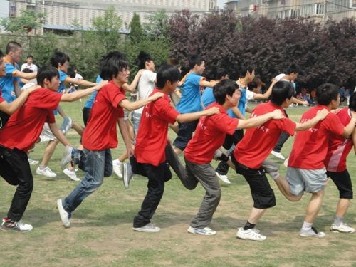 安徽万通学子:拓展进校园 我们在努力