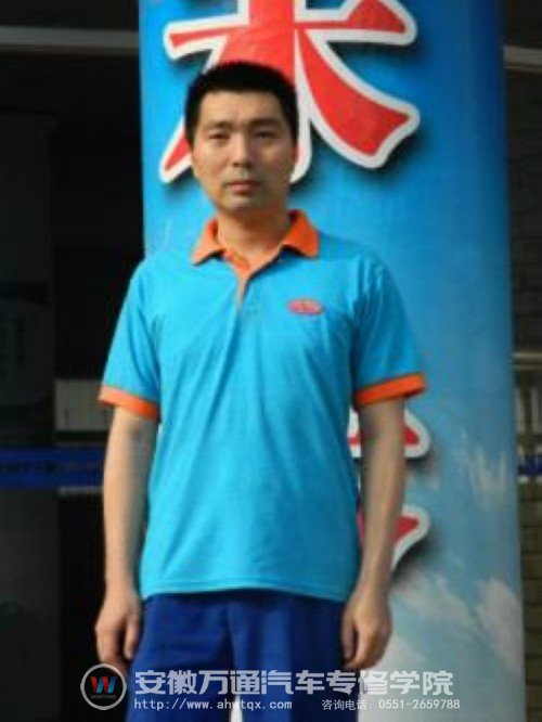 12级汽车4S应用工程师专业的陈凌澜