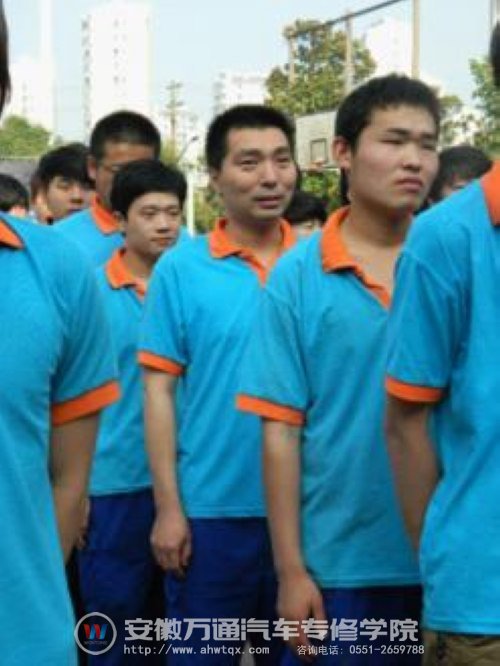 37岁的陈凌澜在学生中间十分抢眼