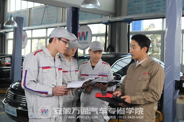 安徽万通的学子通过学汽修来完成梦想