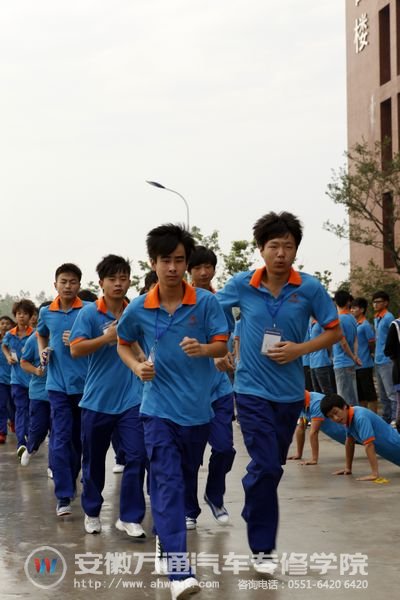 活力四射的晨训助学子告别节后综合症