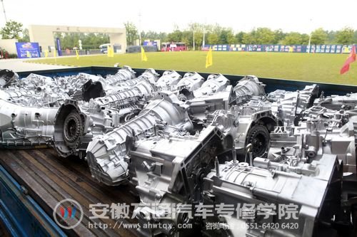 安徽万通新引进的自动变速器设备