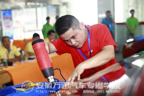 比赛现场的黄运良