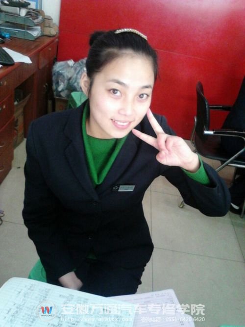 工作中的王萍，职业却不失俏皮