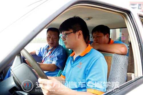 与驾校合作教练驻点儿手把手教学