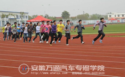 随着分值比例的提高，体育加试在中考中的重要性日益凸显，竞争也随之加剧