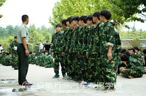 军训锻炼意志体能