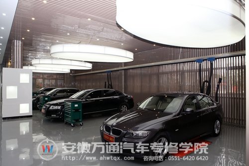 我院新推出的奔马奥汽车集训中心