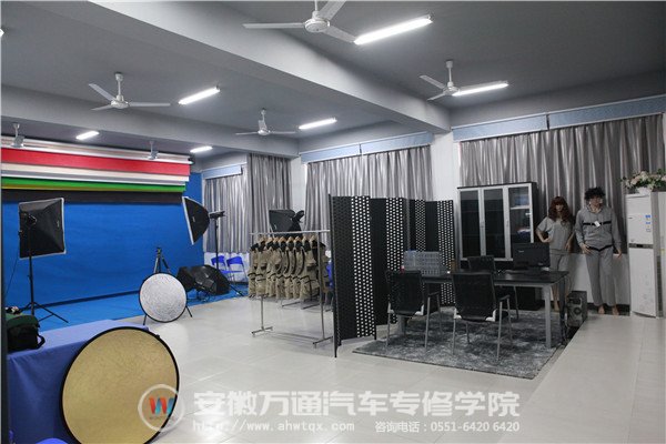 安徽万通汽修学院电子商务实训基地