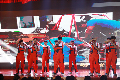 合唱《骄傲的少年》