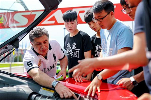 万通极速少年第二季开启欧洲超跑之旅