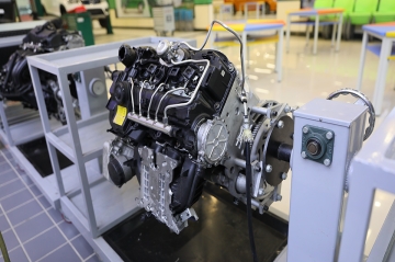 宝马电控发动机检测台架