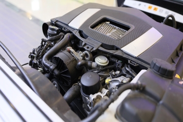 奔驰电控发动机检测台架